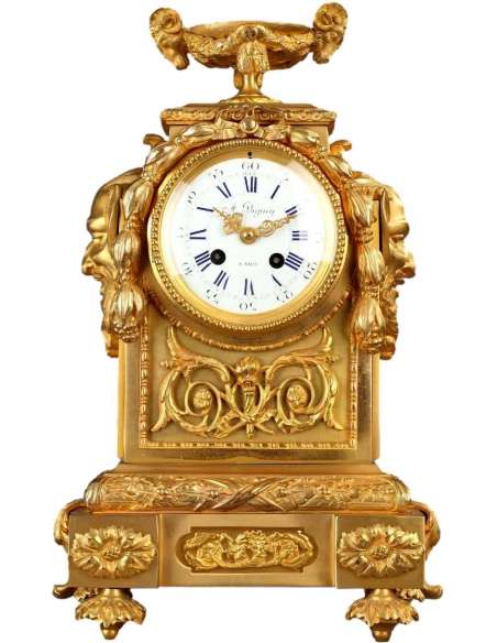 Terminal Pendulum In Gilded And Chiseled Bronze. - antique clocks-Bozaart