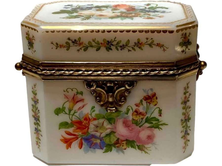 Baccarat : Opaline Box By Jean François Robert