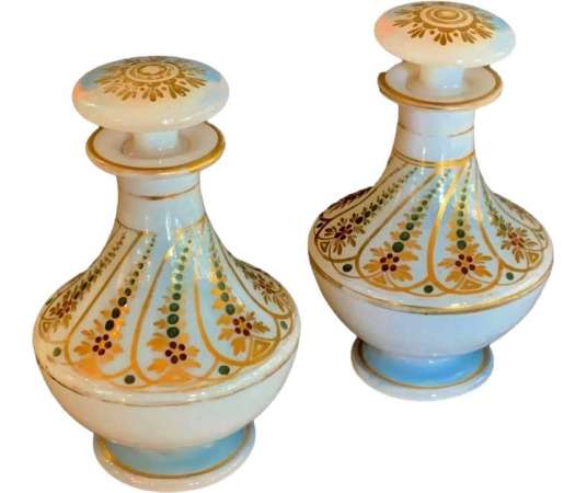 Pair Of Opaline Flasks from the Charles X period - Opalines, enameled glasses