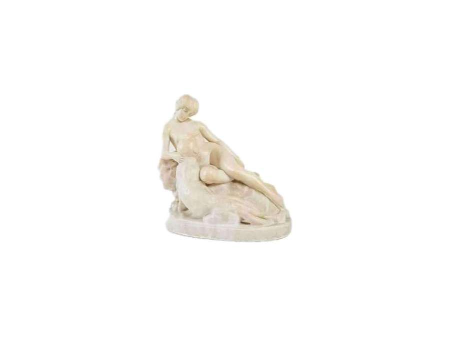 Sculpture en albâtre de Giuseppe Gambogi (1862–1938) Sculpteur italien.