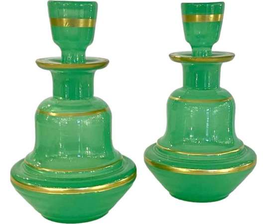 Paire De Flacons En Opaline Verte - Opalines, verres émaillés