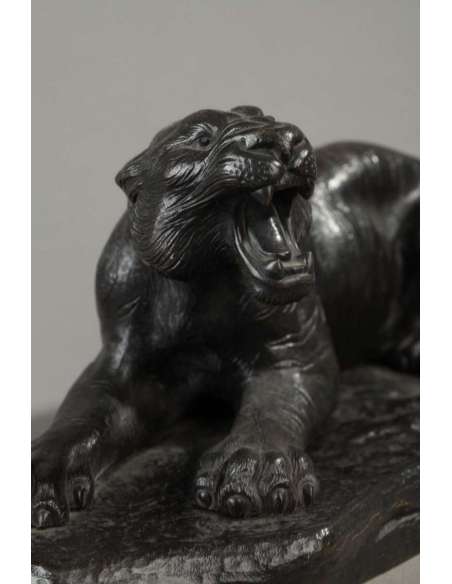 Lionne signée CARVIN en Bronze - Bronzes animaliers-Bozaart