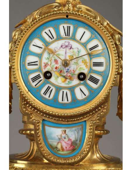 Terminal Pendulum In Painted Porcelain And Gilded Bronze - antique Clocks-Bozaart