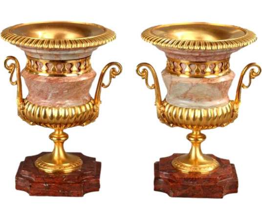 Pair of Medici Vases Pink Marble, Gilded Bronze - cups, basins, cassolettes