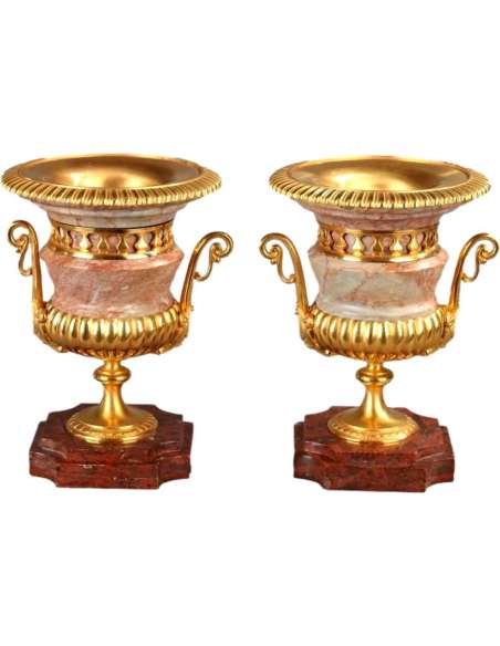 Paire Vases Médicis Marbre Rose, Bronze Doré - coupes, vasques, cassolettes-Bozaart