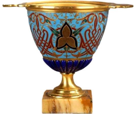 Blue Cup In Gilded Bronze And Cloisonné - cups, basins, cassolettes