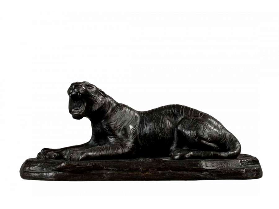 Lionne signée CARVIN en Bronze - Bronzes animaliers