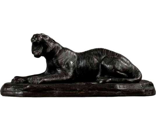 Lionne signée CARVIN en Bronze - Bronzes animaliers