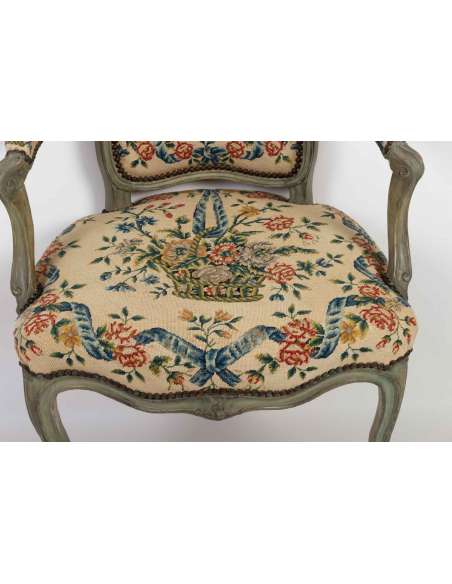 A Pair of Louis XV period (1724 - 1774) armchairs. 18th century.-Bozaart