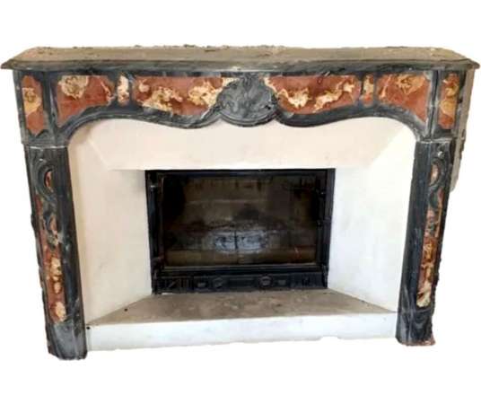 Marble fireplace in the Louis 15 style from the 18th century