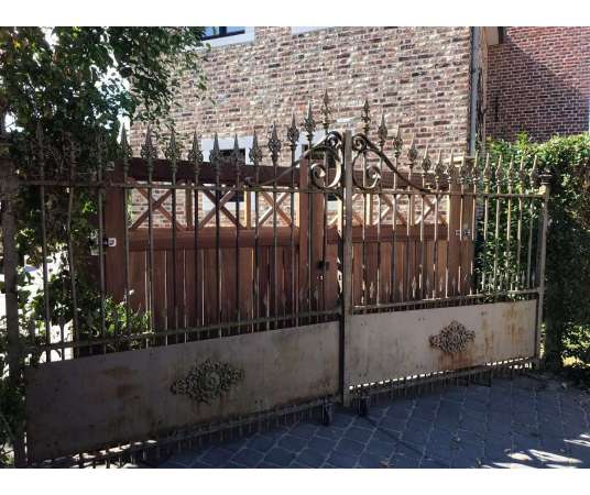 18th century property gate in wrought iron