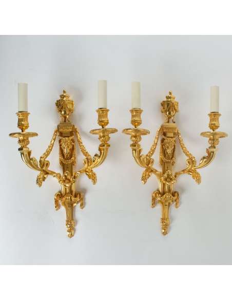 A Pair of scones Louis-XVI style, wall-lights.-Bozaart