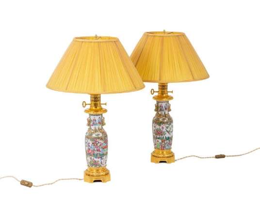 Pair of Canton porcelain and bronze lamps, circa 1880, LS48771063 - oil lamps