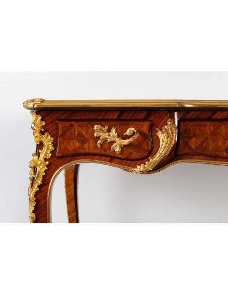 A Napoleon III period (1848 - 1870) desk in Louis XV style. 19th century.-Bozaart