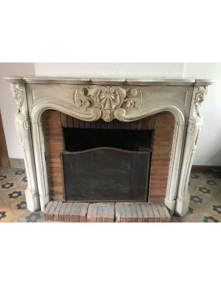 Louis 15 marble fireplace with three shells from the 19th century-Bozaart