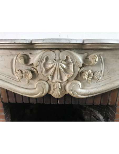 Louis 15 marble fireplace with three shells from the 19th century-Bozaart