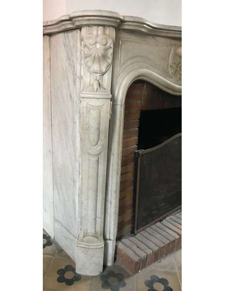 Louis 15 marble fireplace with three shells from the 19th century-Bozaart