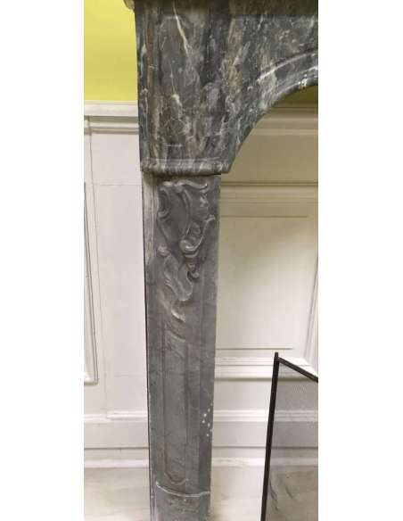 Cheminée régence provençale en marbre du 18eme siècle-Bozaart