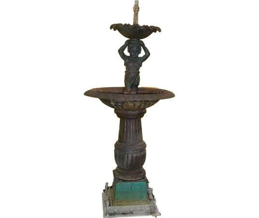Ancienne Fontaine d'époque 19e siècle +en fonte à double bassin