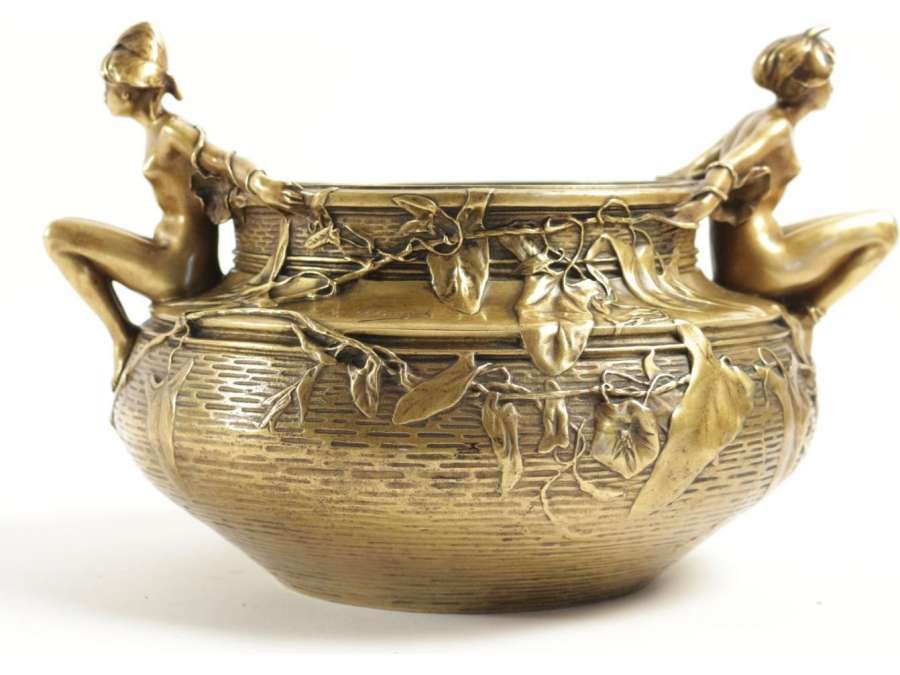 Alexandre Clerget (1856 - 1931) - A Decorative cup