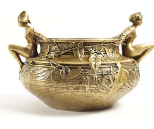 Alexandre Clerget (1856 - 1931) - A Decorative cup