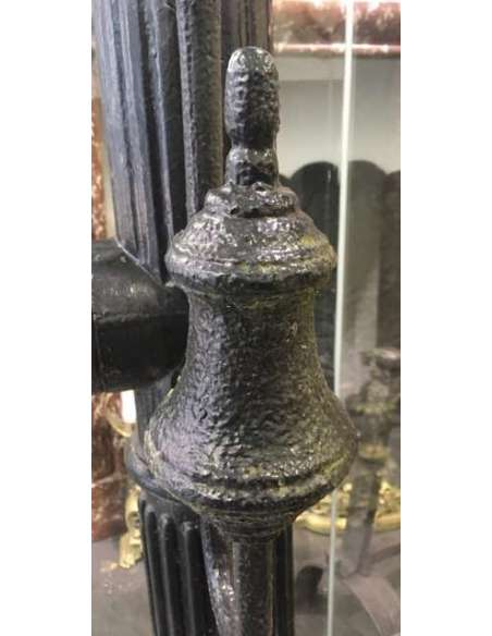17th century cast iron fountain pump-Bozaart