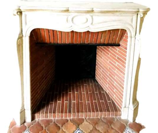 Small marble fireplace in Louis 15 style from the 19th century
