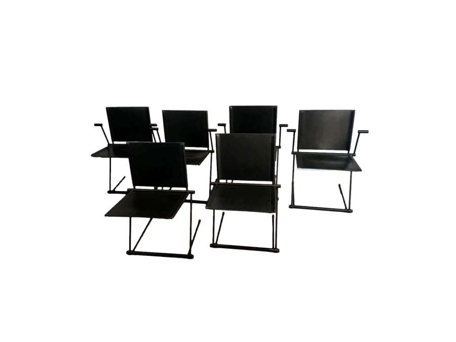 Suite of 6 chairs in black lacquered metal+ and leather. Circa 1950