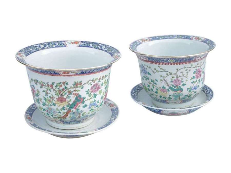 Pair of porcelain pot holders from the 20th century. Circa 1900