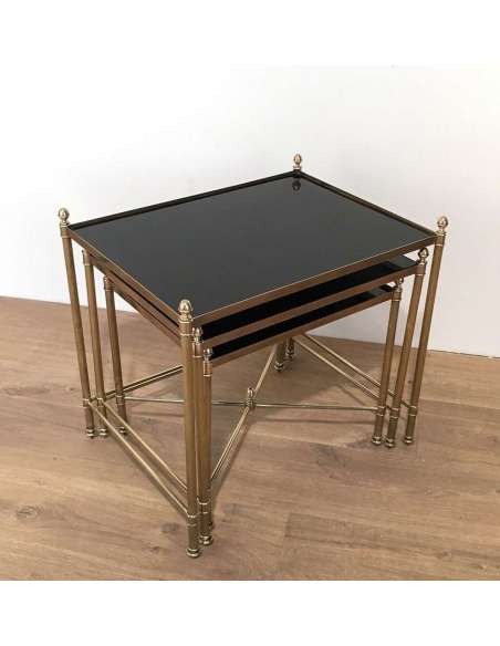 Suite of 3 brass nesting tables + in the neoclassical style, 20th century-Bozaart