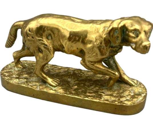 "Hunting dog at a standstill". Tan . XXth century. - Animal bronzes