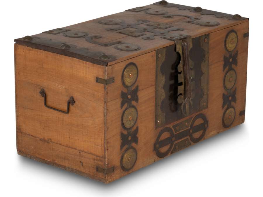 African style wooden chest+ 20th century