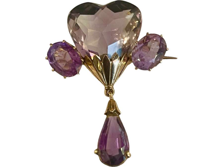Gold and amethyst heart brooch+ from the 19th century
