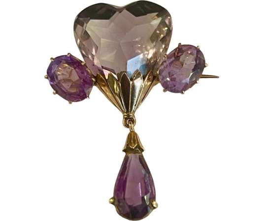 Gold and amethyst heart brooch+ from the 19th century