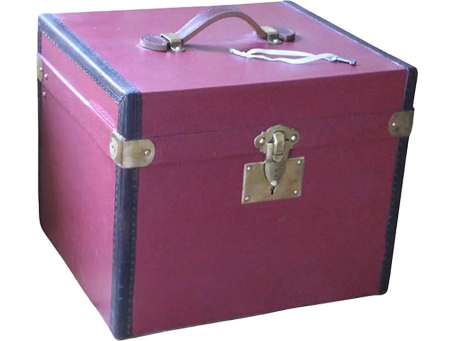 French hat trunk in red canvas+ from the 20th century