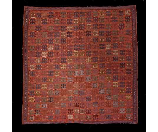 Oriental wool carpet from the 19th century