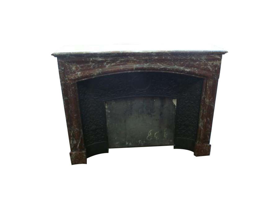 Antique Louis XIV style fireplace dating from 19th century in framboisée griotte marble