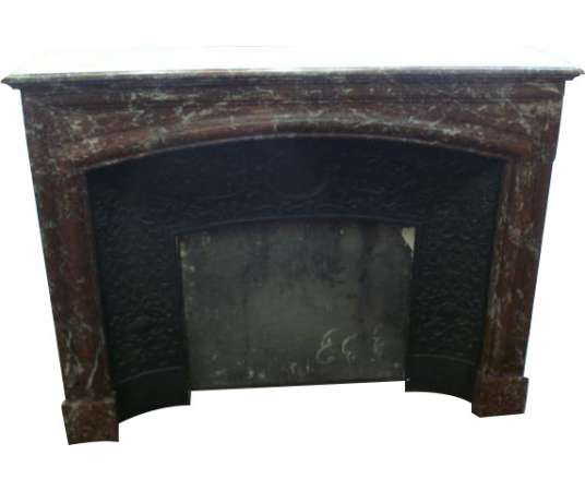 Antique Louis XIV style fireplace dating from 19th century in framboisée griotte marble