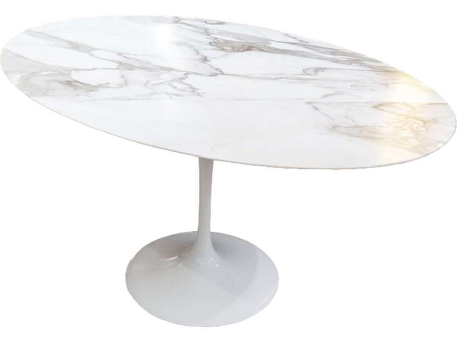 Tulip oval marble table from the 20th century+ by Eero Saarinen & Knoll