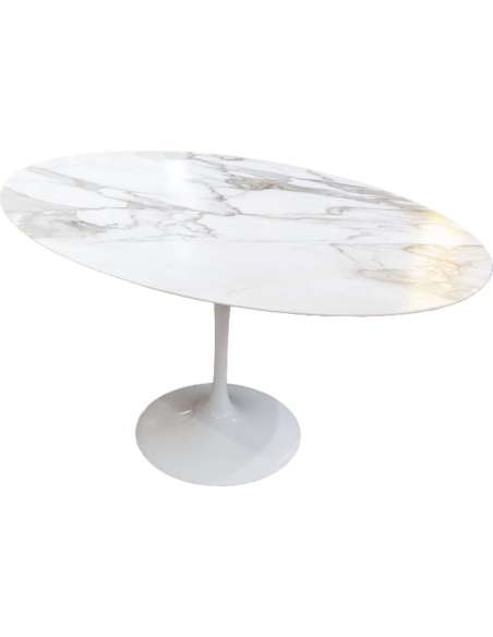 Table Tulip ovale en marbre du 20ème siècle par Eero Saarinen & Knoll-Bozaart