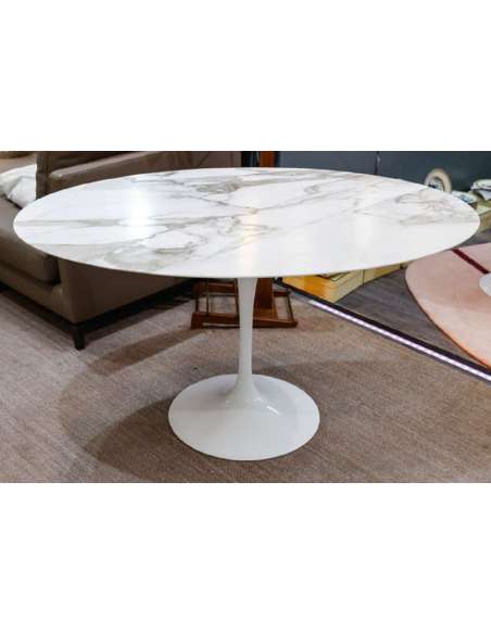 Table Tulip ovale en marbre du 20ème siècle par Eero Saarinen & Knoll-Bozaart