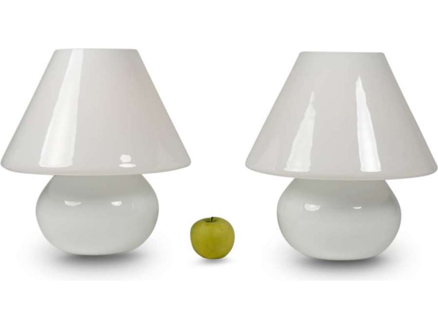 Paire de lampes en opaline blanche+ du 20ème siècle par Paolo Venini