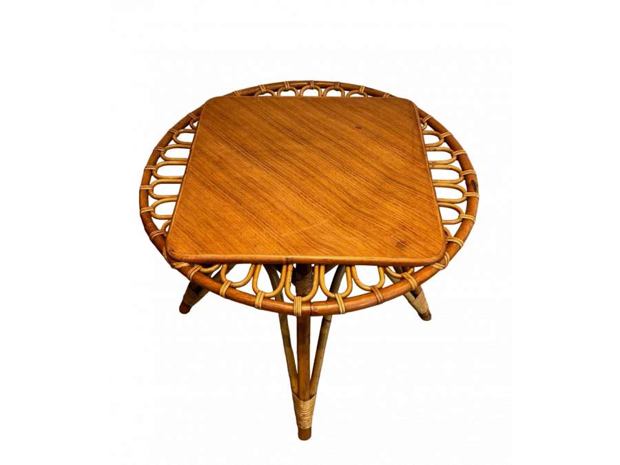 Round rattan coffee table + Contemporary design