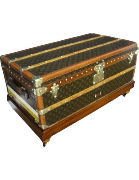 1920s Louis Vuitton trunk with stamped monogram-Bozaart