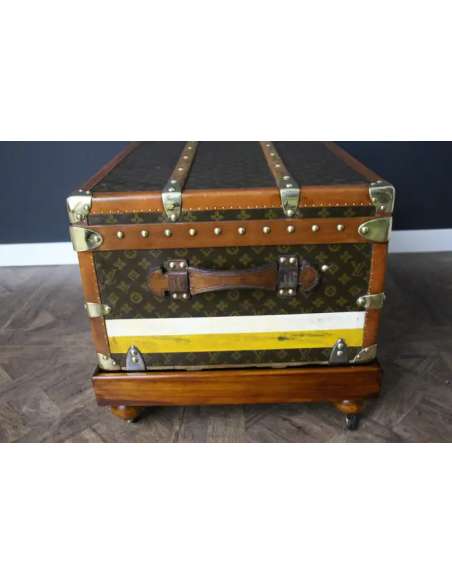 1920s Louis Vuitton trunk with stamped monogram-Bozaart