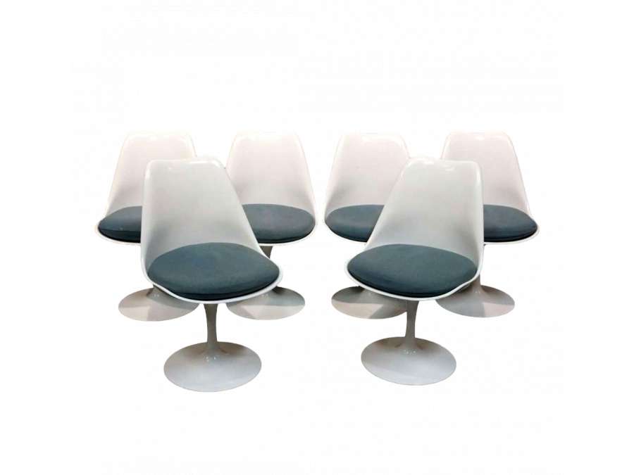 Knoll Design chairs in fibreglass, "Tulipe" model