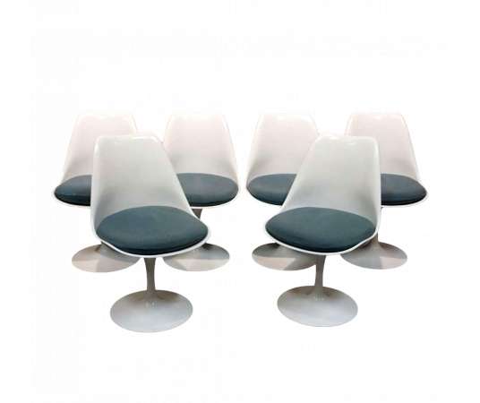 Knoll Design chairs in fibreglass, "Tulipe" model