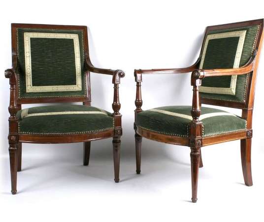 Paire de fauteuils du Château de St Cloud d'époque Directoire (1795-1799). XVIIIème siècle.