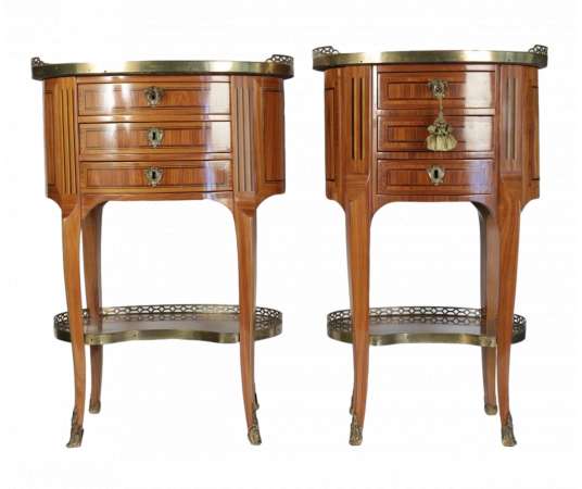 A pair of tables in Transition Louis XV - Louis XVI style. 19th century.