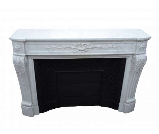 ELEGANT ANTIQUE LOUIS XVI STYLE FIREPLACE IN WHITE MARBLE DATING FROM 19TH CENTURY